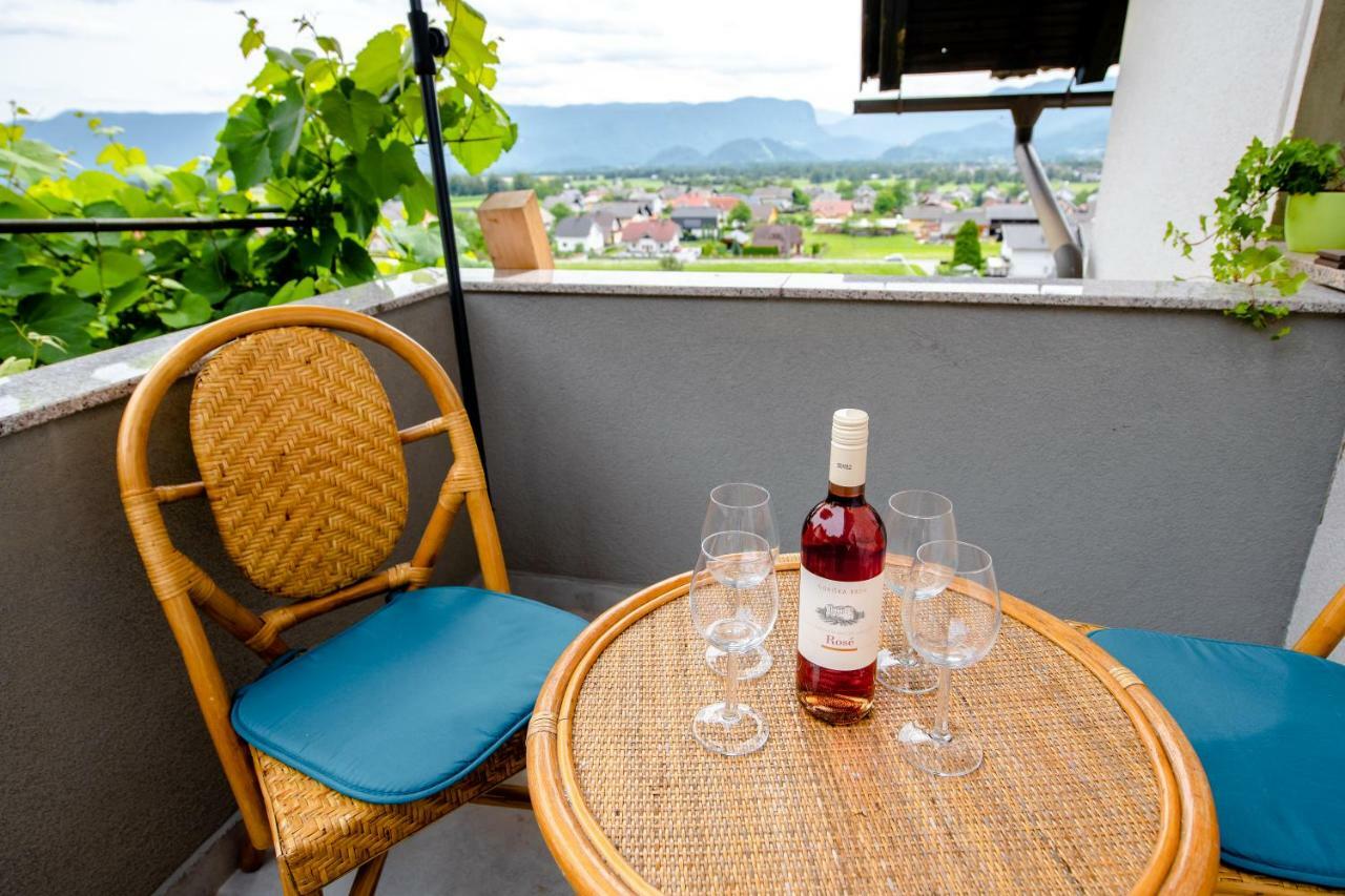 Apartment With View Zirovnica Exterior photo